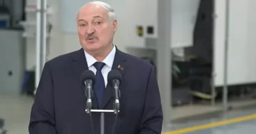«Лопата в руки и чистить снег»: Лукашенко объяснил женщинам, как уберечь красоту и молодость