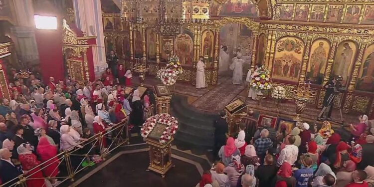 НБС: Абсолютное большинство граждан заявили, что являются православными христианами