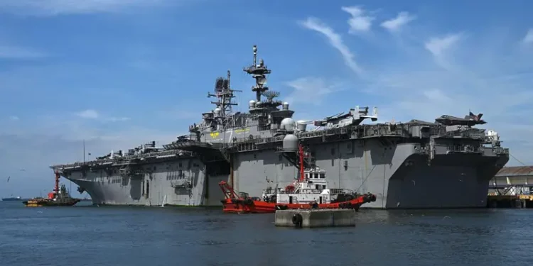 На Ближний Восток отправляются американские морпехи и военные корабли, сообщают СМИ