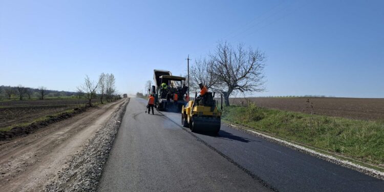 Почти четверть миллиарда на дорожную инфраструктуру: Молдова «асфальтирует» путь к безопасности