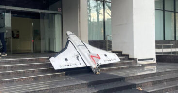 Расследование как шоу: Почему дрон оказался на ступеньках МИДа, а не в лаборатории экспертов