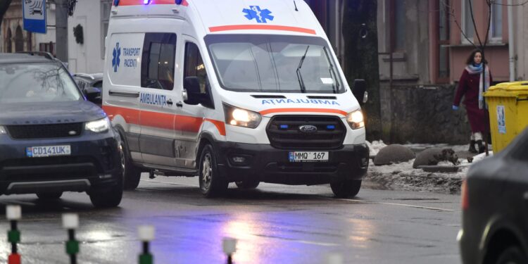 Гололед в Кишиневе: сотни людей обратились за медицинской помощью, 11 человек с тяжелыми переломами