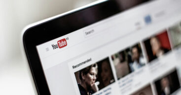 YouTube начал удалять созданный с помощью ИИ контент