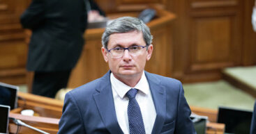 Гросу заявил, что закон о гражданстве изменен из-за рисков со стороны российских чиновников
