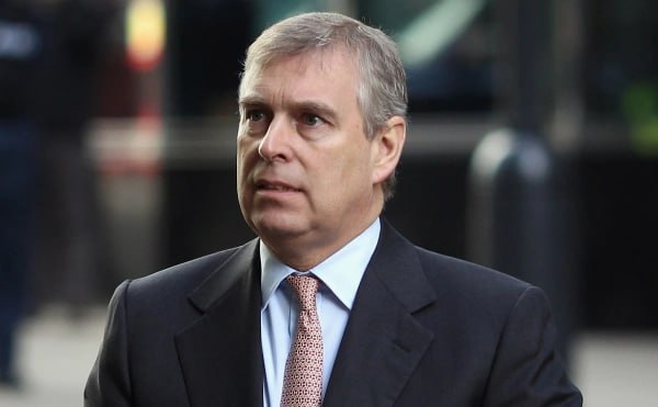 Скандал вокруг файлов Эпштейна: полиция задержала брата короля Карла III