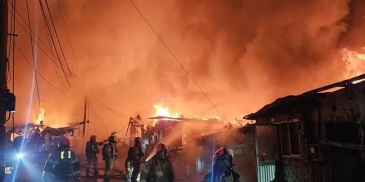 Масштабный пожар в Сеуле: 47 человек эвакуированы