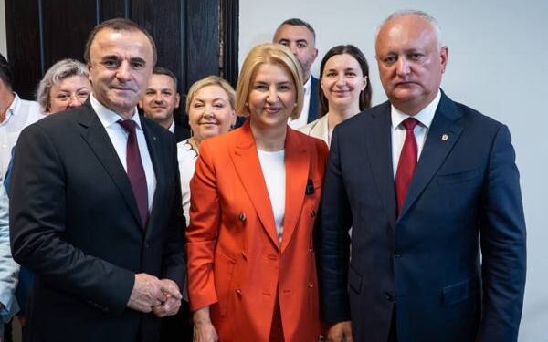 Новый левый альянс: Додон, Влах и Тарлев формируют предвыборный блок. К ним может присоединиться и Воронин