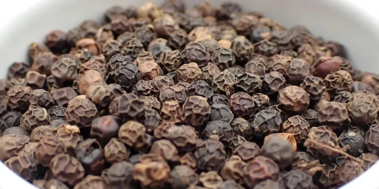 Большинство людей в мире не знают, из чего делают душистый перец: кстати, это фрукт