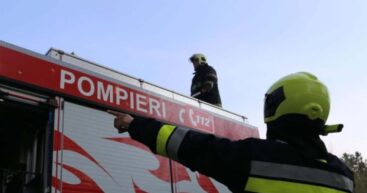 В Кишиневе спасатели сняли 26-летнюю девушку, повисшую в окне многоэтажки