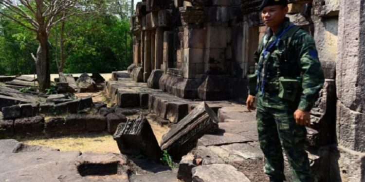 Таиланд и Камбоджа на грани войны: десятки погибших, применена авиация