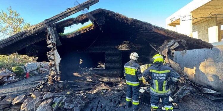 Пожар в сауне в Дурлештах: огонь уничтожил здание площадью 100 м²