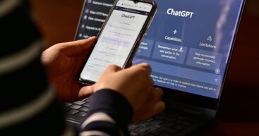 Еженедельно 1 млн человек выражают мысли о самоубийстве в переписке с ChatGPT