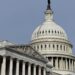 В США возле Капитолия задержали мужчину с луком, стрелами и оружием