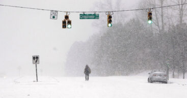 В США из-за снежной бури погибли более 50 человек