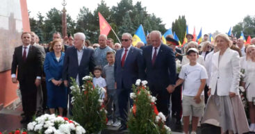 Без лозунгов и символики: в столице состоялся марш в честь 81-й годовщины освобождения Молдовы