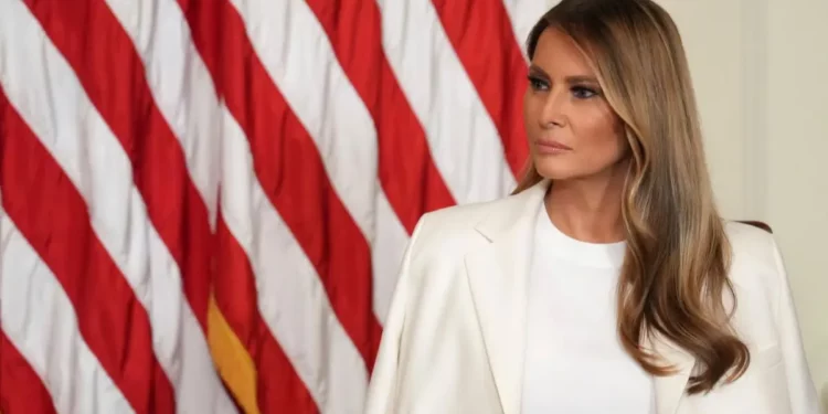 «Дорогой президент Путин»: о чём Мелания Трамп написала российскому лидеру