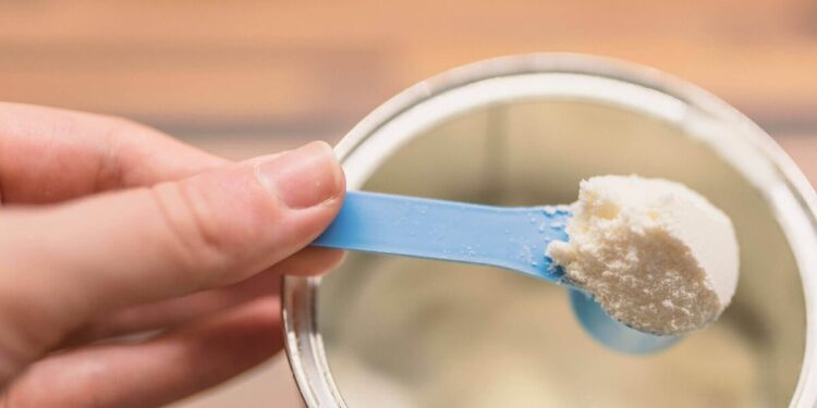 Меры предосторожности: Компания Danone отзывает часть детской молочной продукции