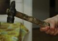 Молодой человек из Фалешт обвиняется в жестоком убийстве бабушки молотком