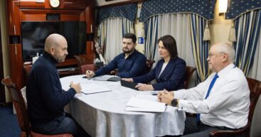 Делегация Молдовы во главе с Мунтяну отправилась с визитом в Украину