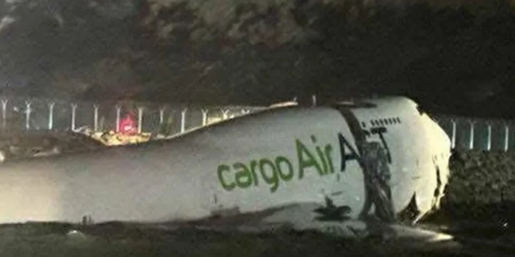 В Гонконге произошла авария Boeing 747: есть жертвы