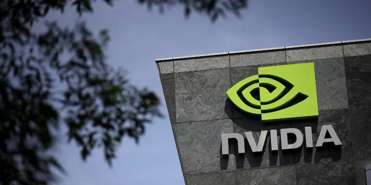 Ставка на ИИ сработала: Nvidia стала самой дорогой компанией мира