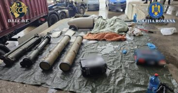 Румынские правоохранители публикуют фото и видео оружия, обнаруженного в грузовике на границе с Молдовой