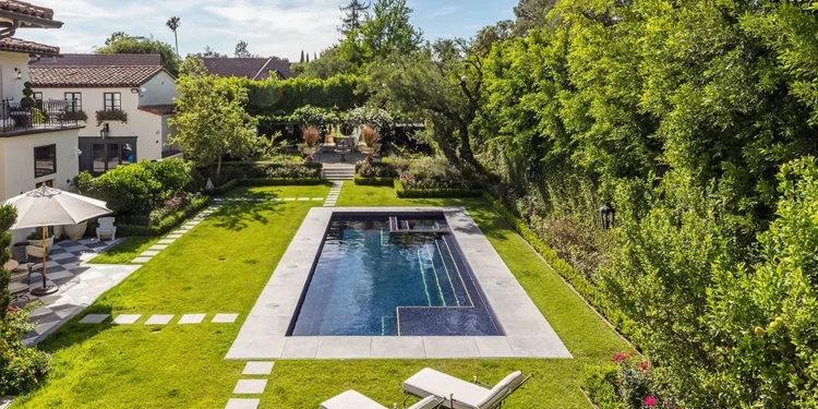 Дом Оззи Осборна выставили на продажу за $17 млн