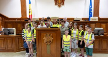 В парламенте побывали 13,5 тысячи гостей: некоторые даже увидели депутатов