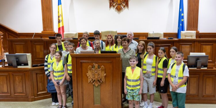 В парламенте побывали 13,5 тысячи гостей: некоторые даже увидели депутатов