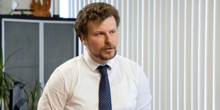 Зарплаты учителей могут вырасти в 2026 году, но пока неизвестно, насколько