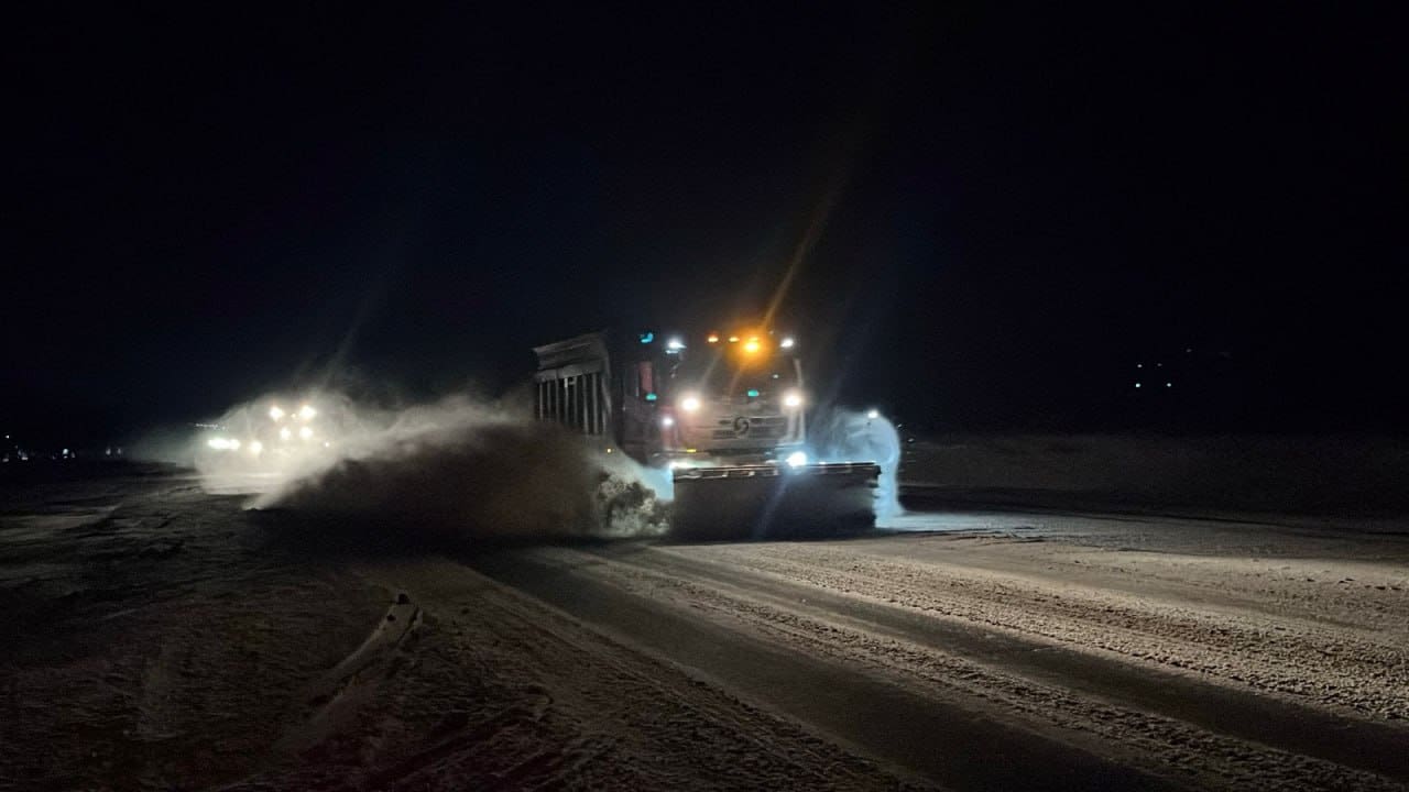 Национальные дороги открыты: движение без ограничений, работы по зимнему содержанию продолжаются