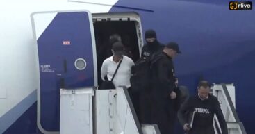 Самолет с Плахотнюком приземлился в Кишиневе: экс-лидера ДПМ доставят в тюрьму №13