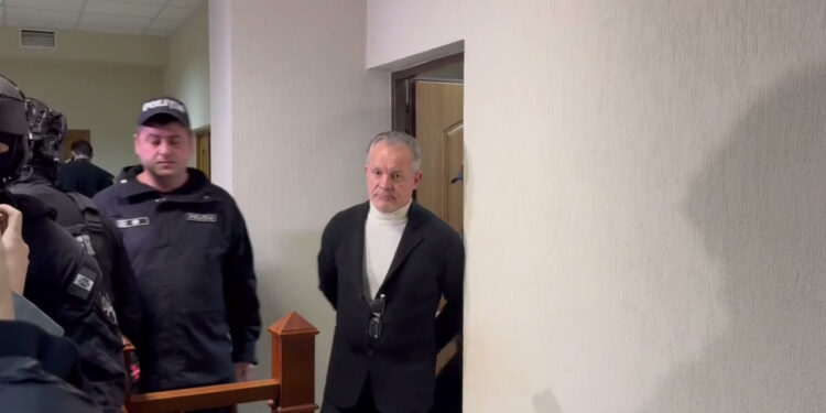 Суд снова продлил арест Влада Плахотнюка, процесс продолжается