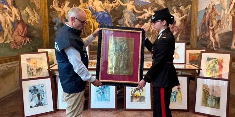 В Италии полиция изъяла с выставки более 20 поддельных работ Сальвадора Дали