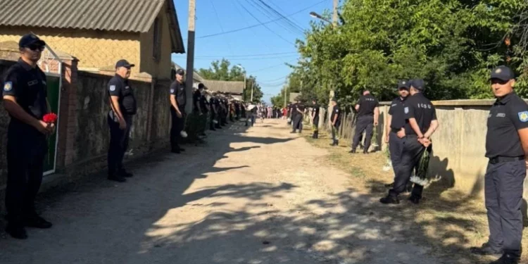 Теленешты простились с пожарными, которые не вернулись с вызова