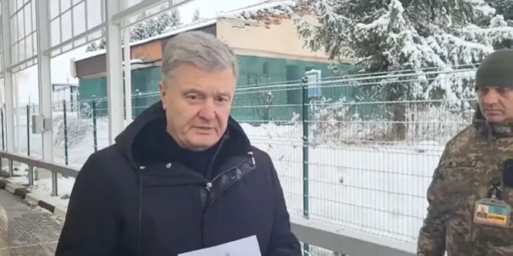 Погранслужба Украины не выпустила из страны экс-президента Петра Порошенко: он назвал это «антиукраинской диверсией»