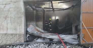 Пожар на складе в Каушанском районе: кровля и сырье сгорели, но пострадавших нет