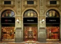 Люкс во время чумы. Prada покупает Versace за €1,25 млрд
