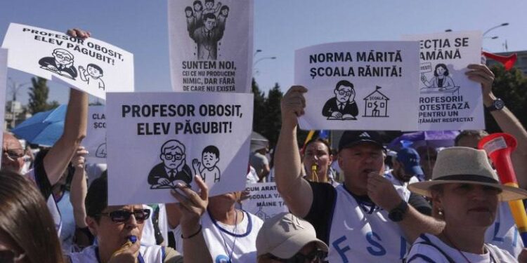 Когда школьные реформы идут не по плану: по всей Румынии идут протесты педагогов