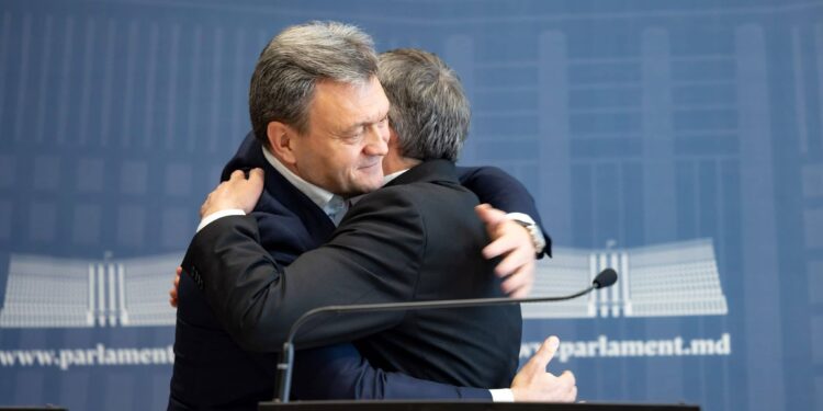 «Кукушка хвалит петуха»: Речан поблагодарил Санду и Гросу за доверие и подвёл итоги