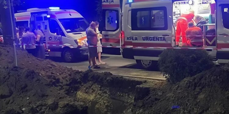 ДТП с участием троллейбуса: на место прибыли 4 машины скорой помощи