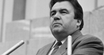 Из речи Мирчи Снегура на презентации первого проекта Конституции: Нам нужна настоящая независимость
