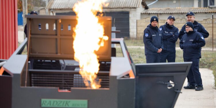 Польша помогает Молдове прокачать пожарных