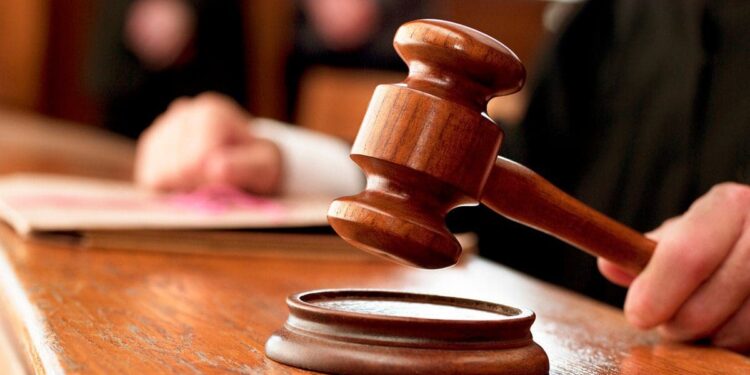 Мужчина из Бельц в состоянии алкогольного опьянения убил топором соседа