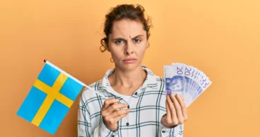 Власти Швеции из-за ЧП советуют гражданам запастись наличными деньгами