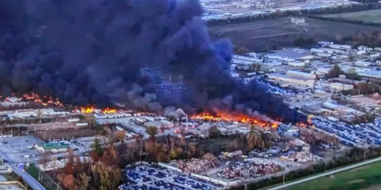 В США недалеко от аэропорта разбился транспортный самолет: есть погибшие