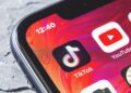 Еврокомиссия расследует деятельность TikTok, YouTube и Snapchat