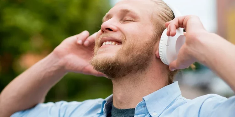 Учёные выяснили, почему люди могут ощущать «мурашки» от искусства