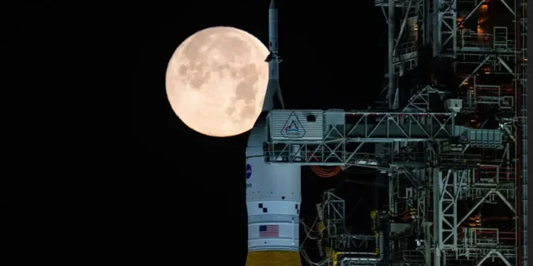 Чай, кофе, острый соус: что будут есть астронавты «Артемида-2» во время полета к Луне