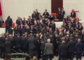 В турецком парламенте подрались из за назначения министра юстиции (видео)